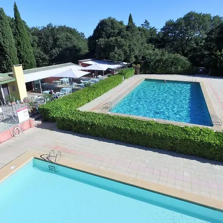 Domaine Le Moulin Neuf Village de vacances *