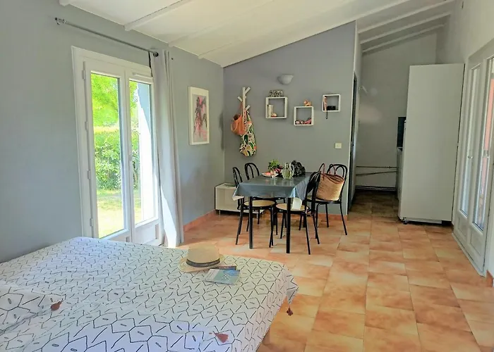 Domaine Le Moulin Neuf Village de vacances *