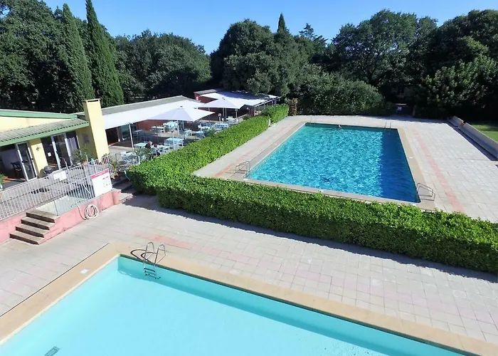 Domaine Le Moulin Neuf Village de vacances *